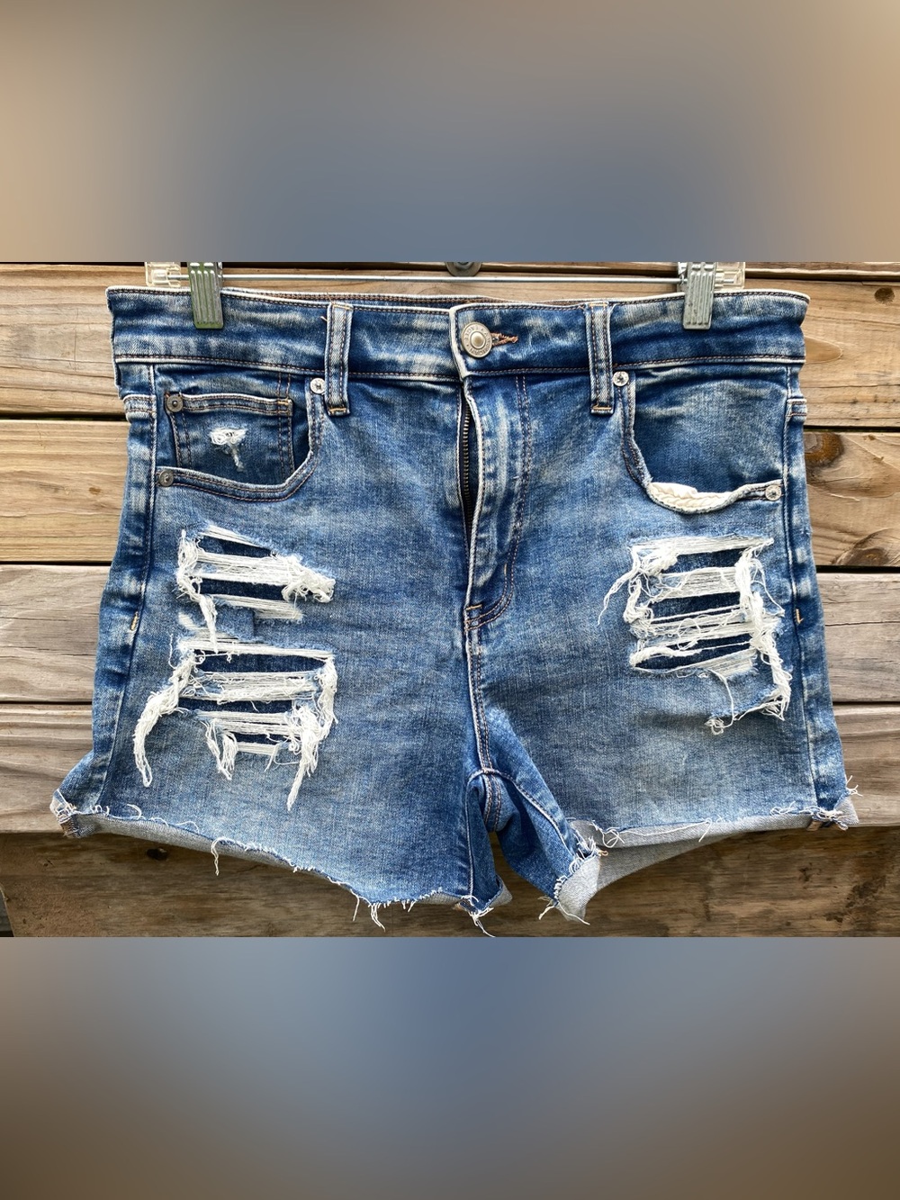American Eagle Women’s Distressed High Rise Shortie NWT